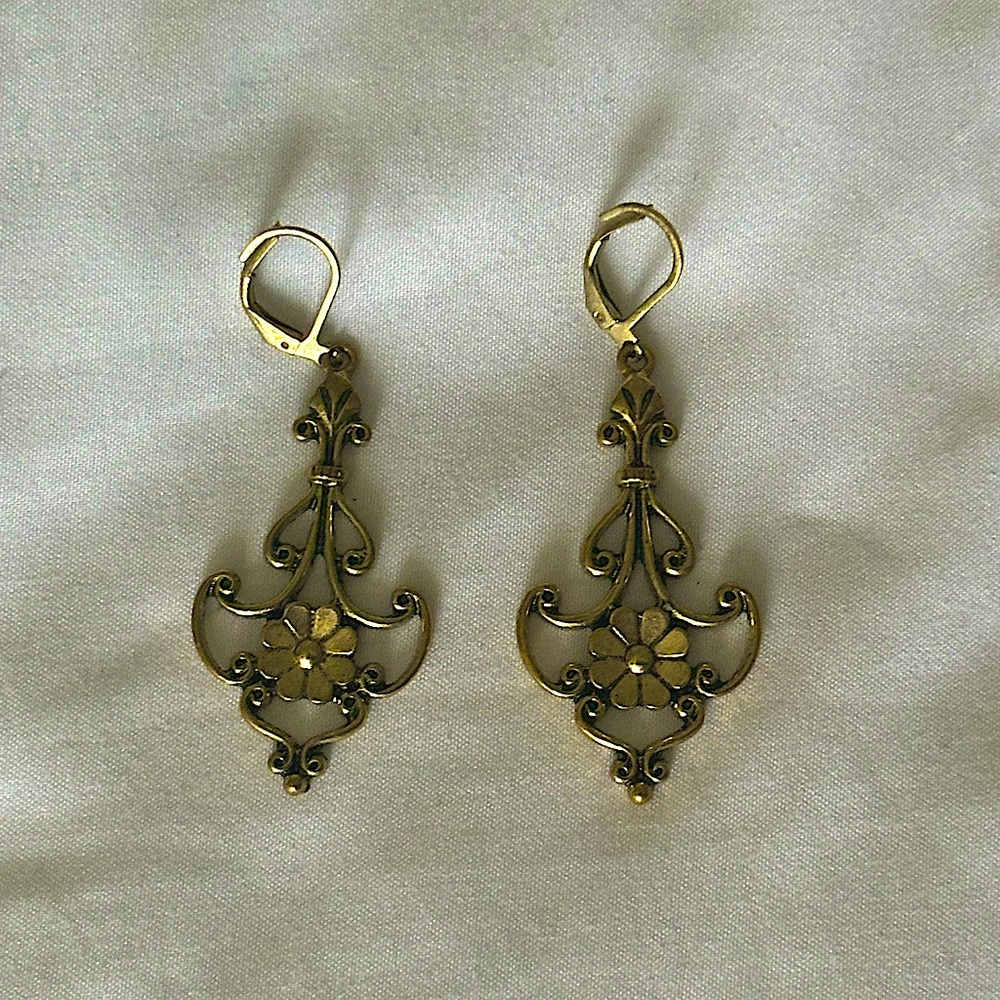 Vintage style gold plated earrings
